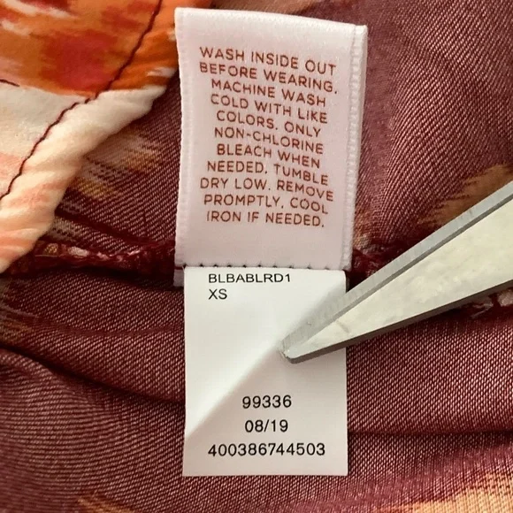 NWT Lauren Conrad Floral Abstract Satin Long Sleeve Blouse - Picture 8 of 12